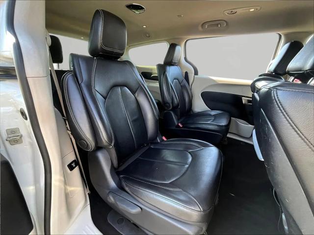 2022 Chrysler Pacifica Hybrid Touring L