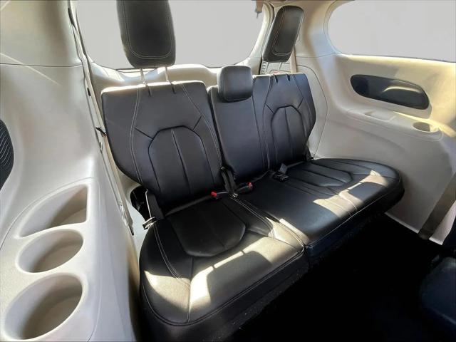 2022 Chrysler Pacifica Hybrid Touring L