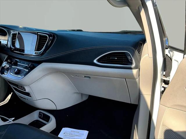 2022 Chrysler Pacifica Hybrid Touring L