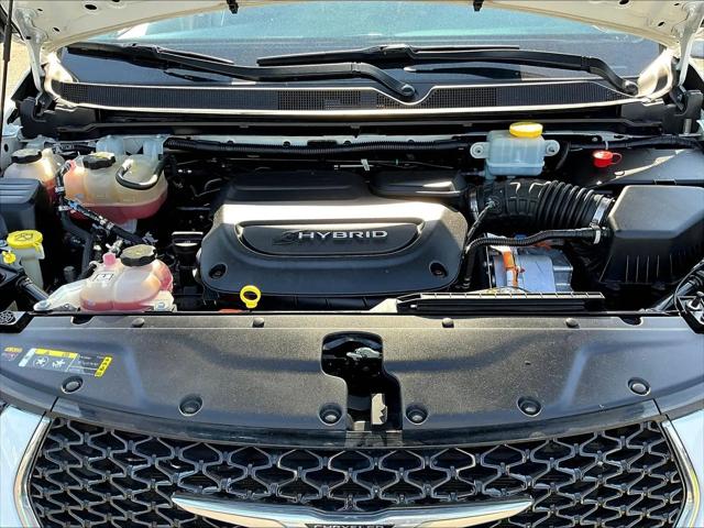 2022 Chrysler Pacifica Hybrid Touring L