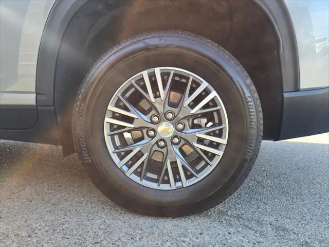 2025 Chevrolet Traverse AWD LT
