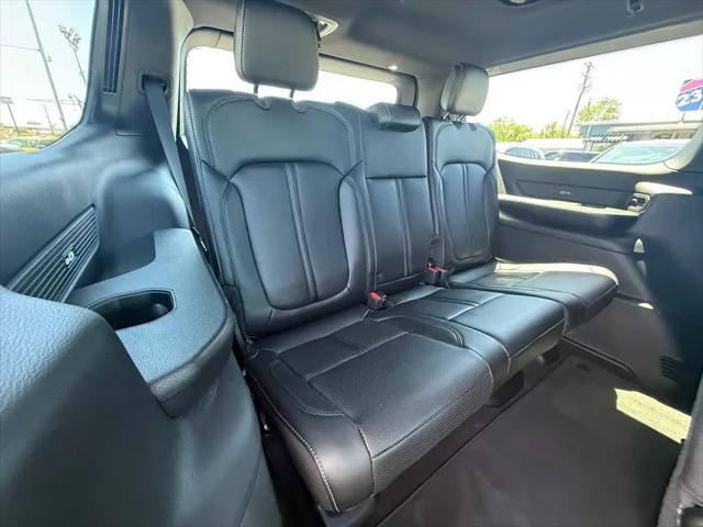 2023 Jeep Wagoneer Series II Carbide 4x4