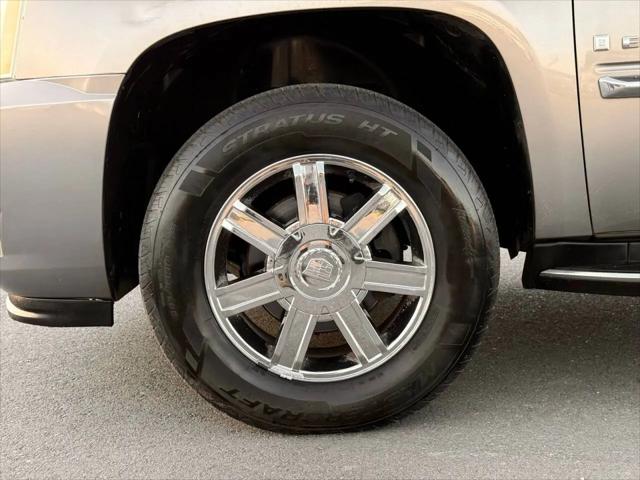 2007 Cadillac Escalade Standard