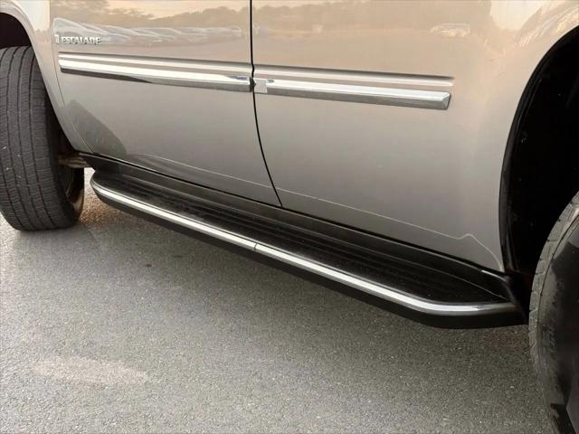 2007 Cadillac Escalade Standard