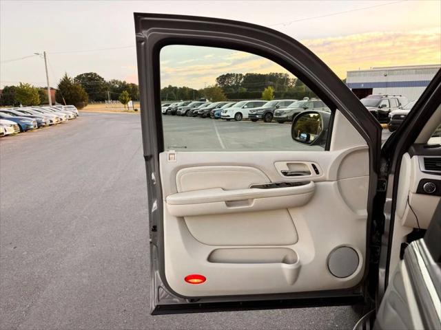 2007 Cadillac Escalade Standard