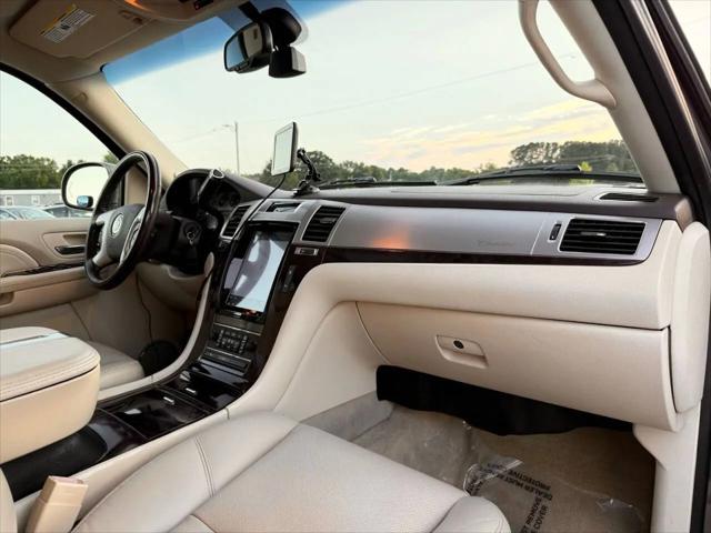 2007 Cadillac Escalade Standard