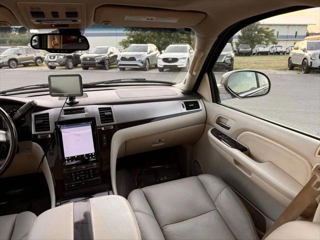 2007 Cadillac Escalade Standard