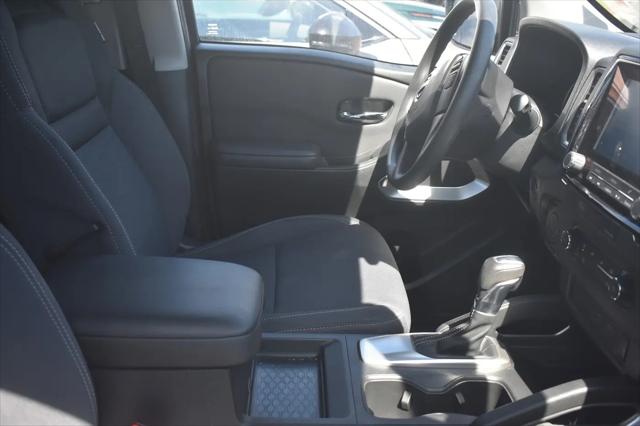 2024 Nissan Frontier Crew Cab SV 4x2