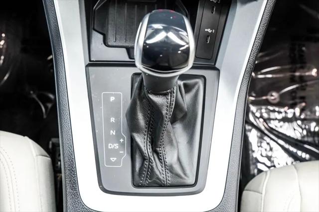 2024 Audi Q3 Premium 45 TFSI S line quattro Tiptronic