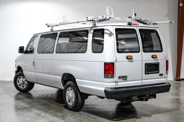 2011 Ford E-350 Super Duty Commercial
