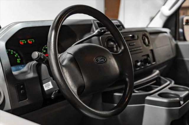 2011 Ford E-350 Super Duty Commercial