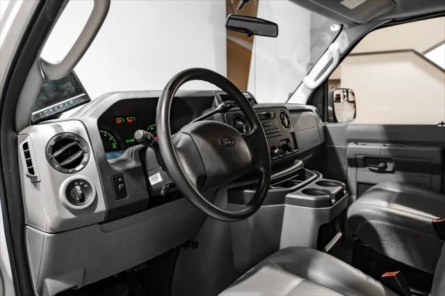 2011 Ford E-350 Super Duty Commercial