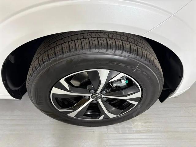 2026 Volvo XC60 B5 Core