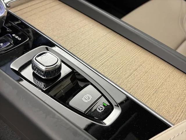 2026 Volvo XC60 B5 Core