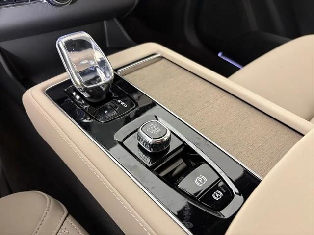 2026 Volvo XC90 Plus, B6 AWD Gas (mild hybrid), Gasoline, Bright, 7 Seats
