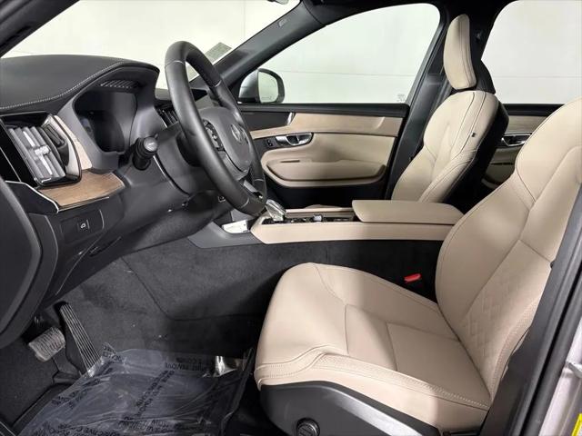 2026 Volvo XC90 Plus, B6 AWD Gas (mild hybrid), Gasoline, Bright, 7 Seats