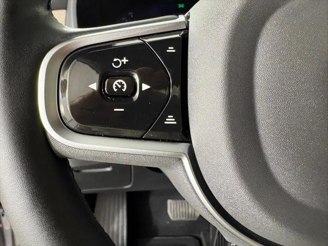 2026 Volvo XC90 Plus, B6 AWD Gas (mild hybrid), Gasoline, Bright, 7 Seats