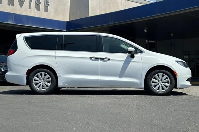 2020 Chrysler Voyager L