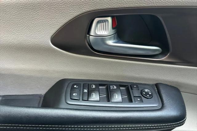 2020 Chrysler Voyager L