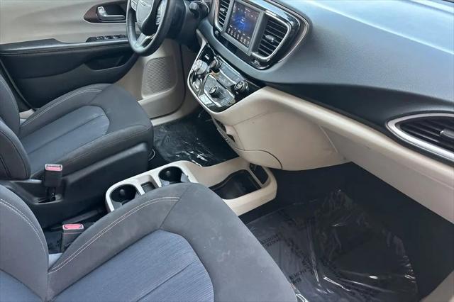 2020 Chrysler Voyager L
