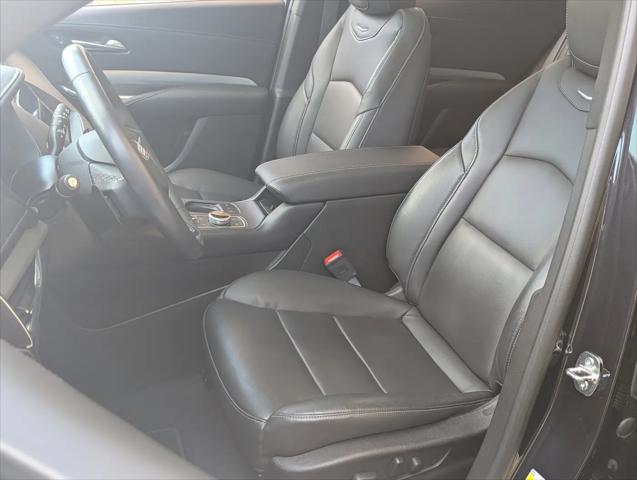 2023 Cadillac XT4 FWD Premium Luxury