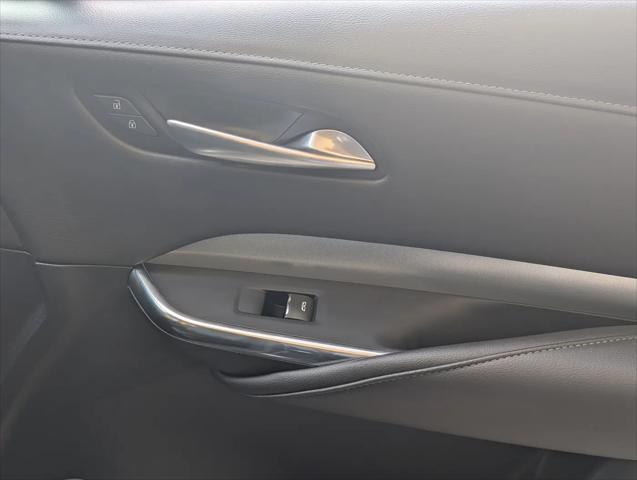 2023 Cadillac XT4 FWD Premium Luxury
