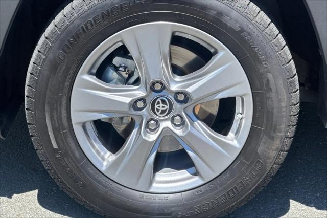 2024 Toyota RAV4 Hybrid LE