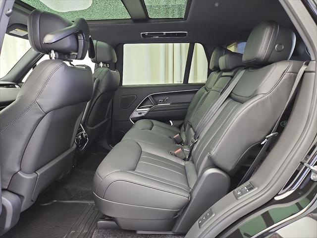 2026 Land Rover Range Rover P400 SE 7 Seat