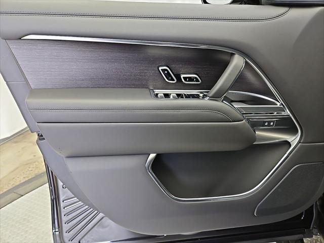 2026 Land Rover Range Rover P400 SE 7 Seat