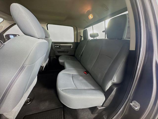 2019 Ram 1500 Classic SLT Crew Cab 4x2 6'4" Box