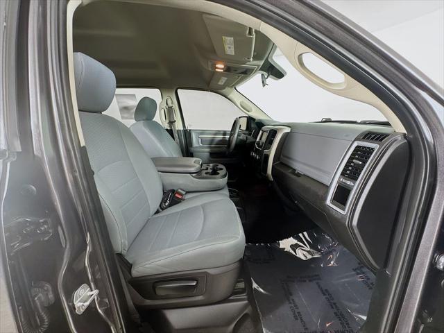2019 Ram 1500 Classic SLT Crew Cab 4x2 6'4" Box