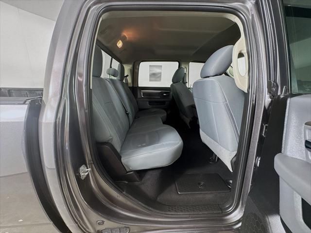 2019 Ram 1500 Classic SLT Crew Cab 4x2 6'4" Box