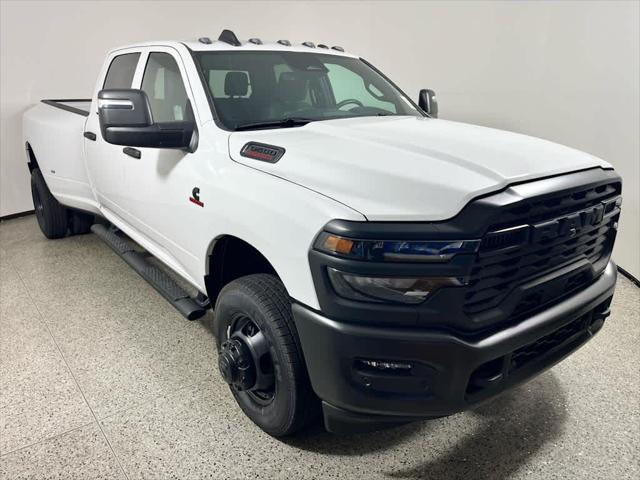 2026 RAM Ram 3500 RAM 3500 TRADESMAN CREW CAB 4X4 8 BOX