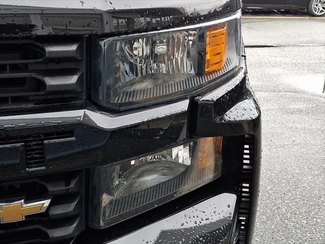 2021 Chevrolet Silverado 1500 2WD Double Cab Standard Bed Custom