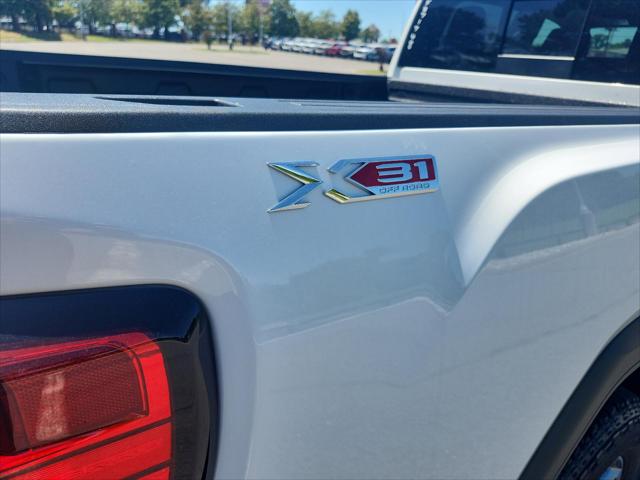 2026 GMC Sierra 2500HD Crew Cab, Standard Bed, SLE, 4WD