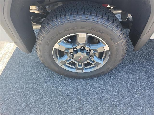 2026 GMC Sierra 2500HD Crew Cab, Standard Bed, SLE, 4WD