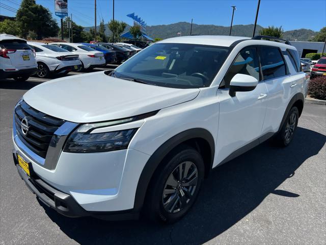 2025 Nissan Pathfinder SV 4WD
