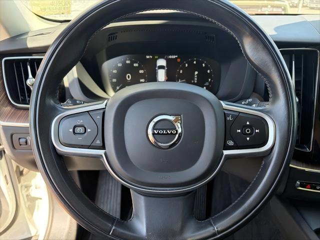 2021 Volvo XC60 T5 Momentum