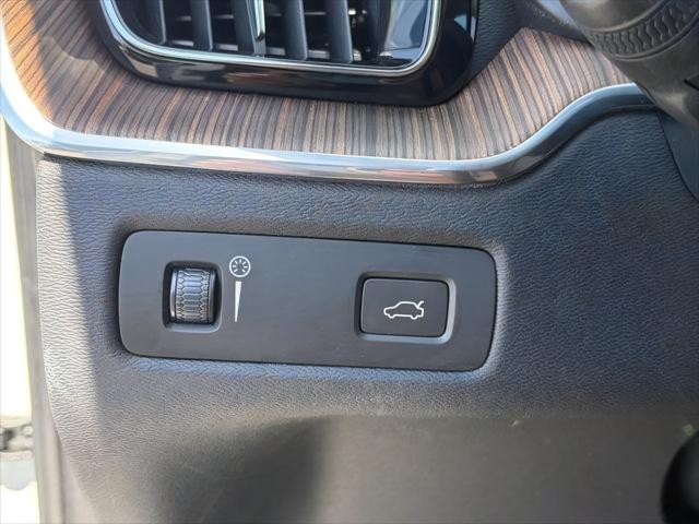 2021 Volvo XC60 T5 Momentum