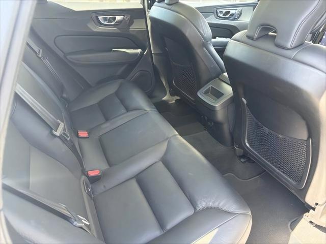 2021 Volvo XC60 T5 Momentum
