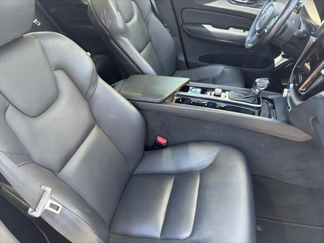 2021 Volvo XC60 T5 Momentum