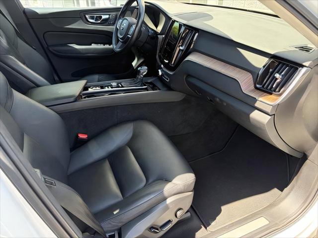 2021 Volvo XC60 T5 Momentum