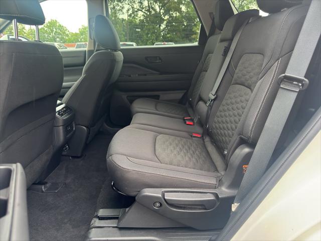 2024 Nissan Pathfinder SV FWD