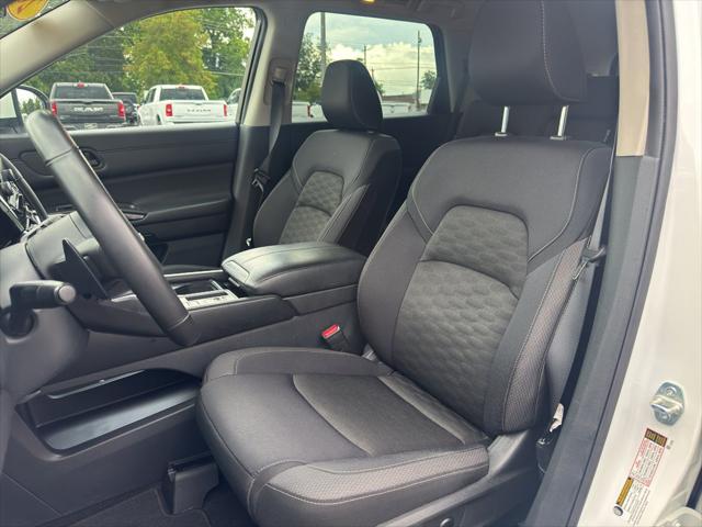 2024 Nissan Pathfinder SV FWD