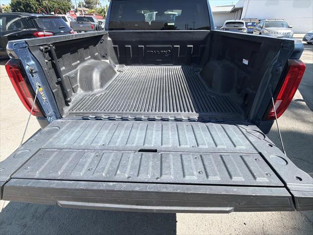 2024 GMC Sierra 1500 2WD Crew Cab Short Box SLT