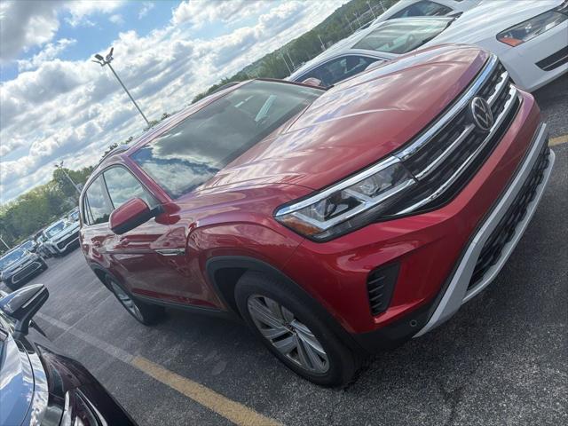 2020 Volkswagen Atlas Cross Sport 3.6L V6 SE w/Technology R-Line 2020 Volkswagen Atlas Cross Sport 3.6L V6 SE w/Technology R-Line