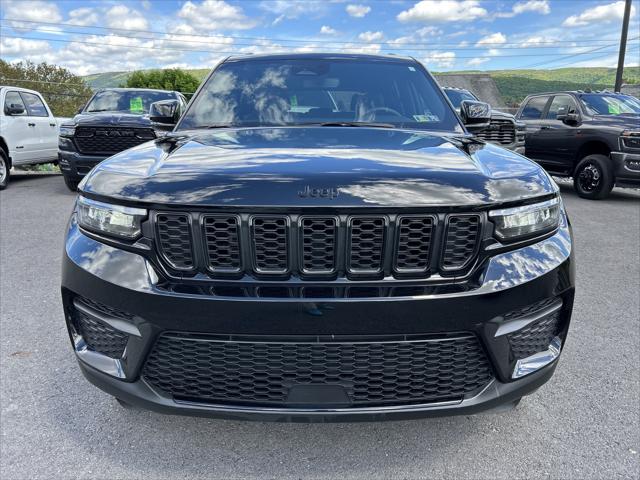 2023 Jeep Grand Cherokee Altitude 4x4 2023 Jeep Grand Cherokee Altitude 4x4