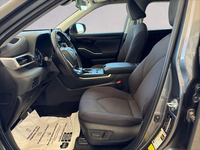 2023 Toyota Highlander LE - Photo 9