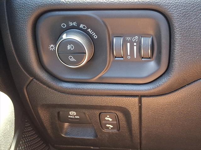 2019 Ram 1500 Big Horn/Lone Star Crew Cab 4x4 6'4" Box