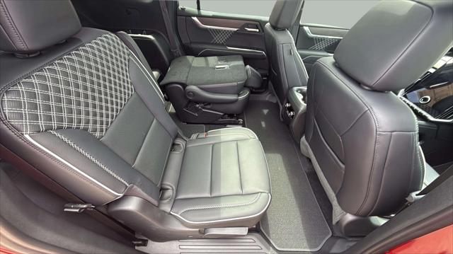 2026 GMC Acadia Denali AWD